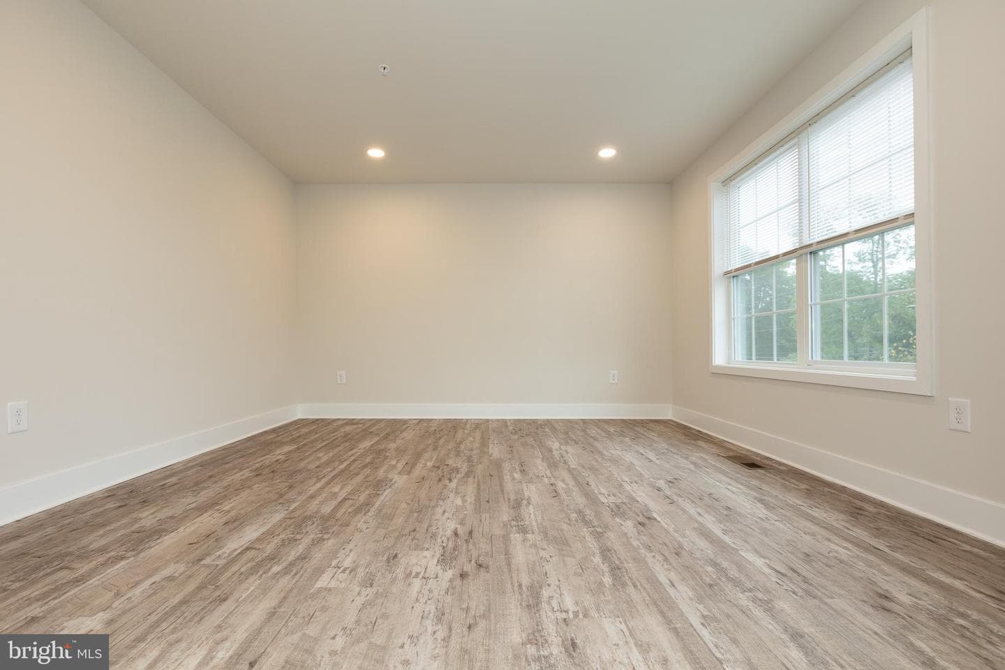 6274 Mound Street photo 35