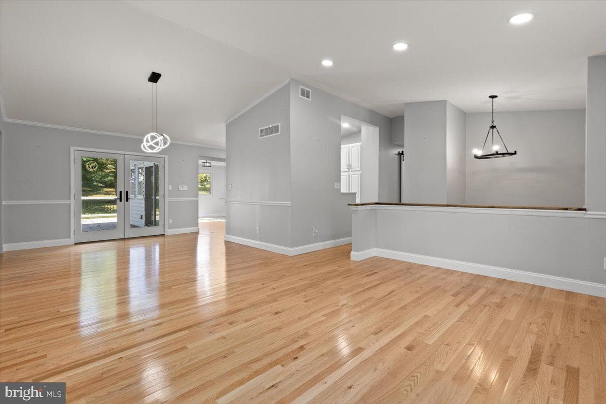 8400 Mitzy Lane photo 18