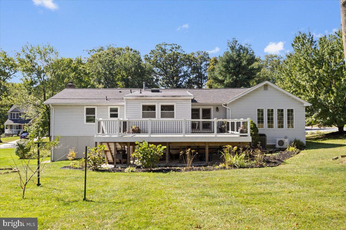 8400 Mitzy Lane photo 38