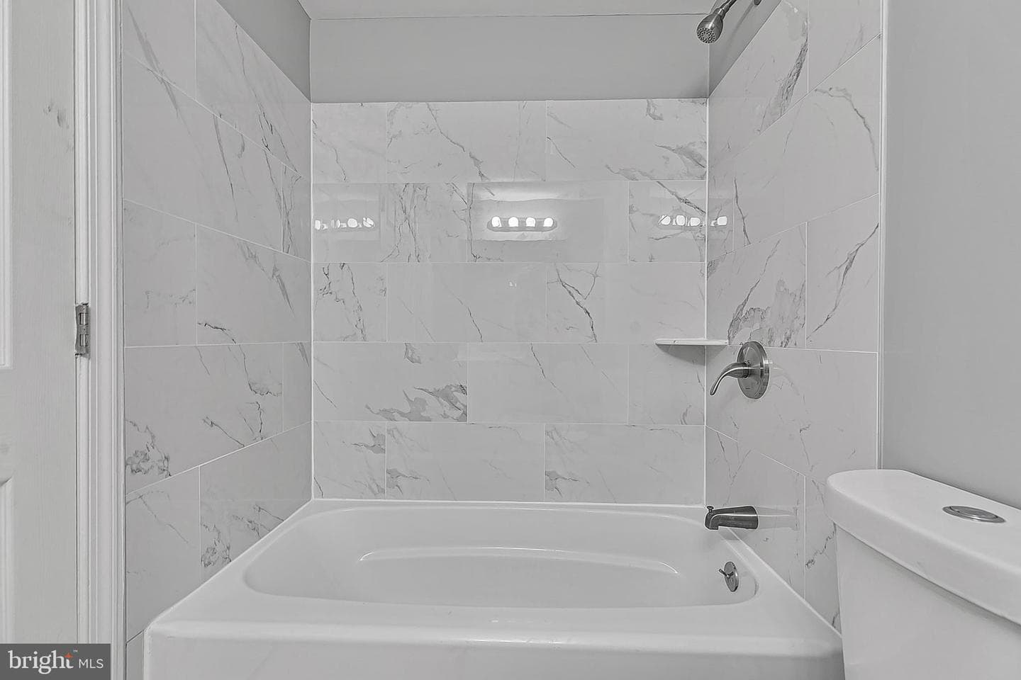 9068 Goldamber Garth photo 26