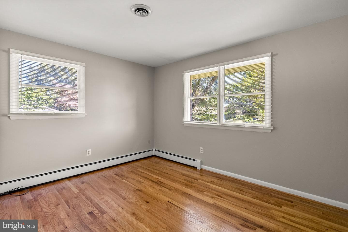 9398 Furrow Avenue photo 17