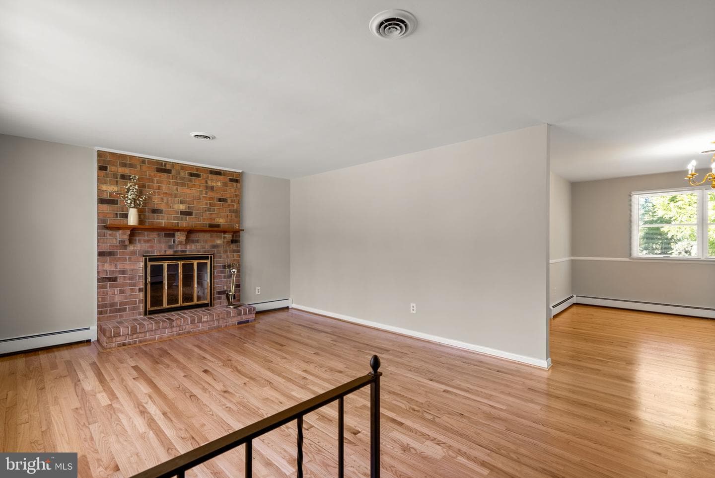 9398 Furrow Avenue photo 2