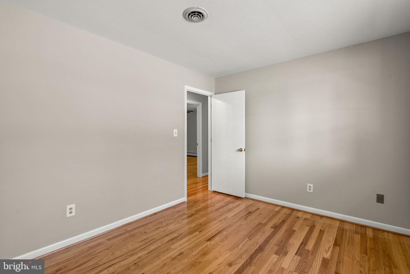 9398 Furrow Avenue photo 20