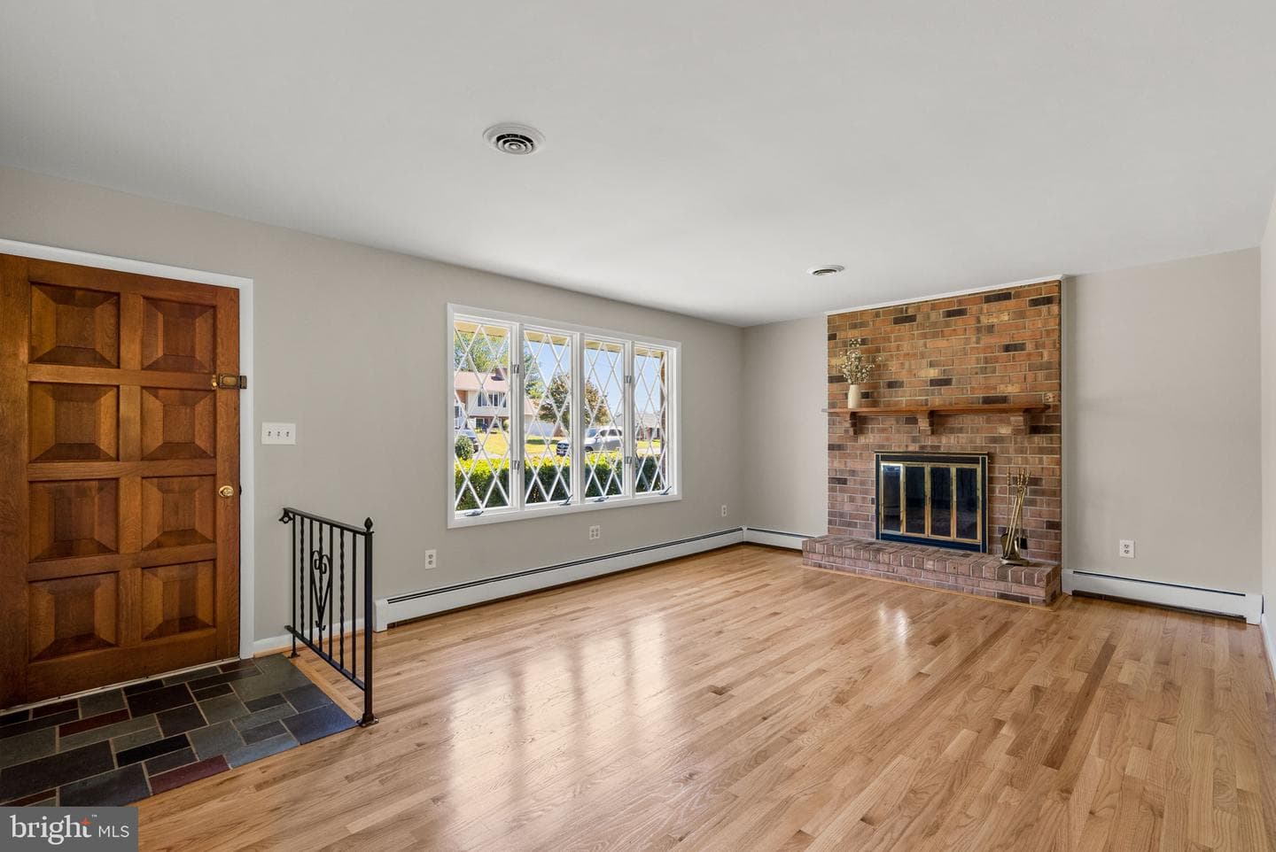 9398 Furrow Avenue photo 3