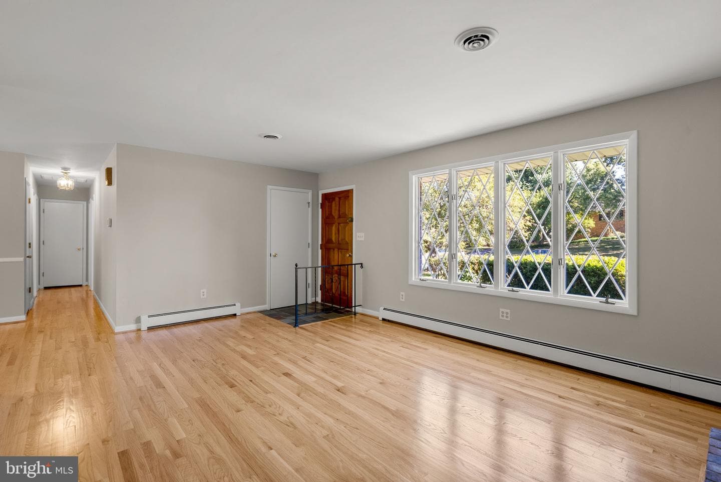 9398 Furrow Avenue photo 4