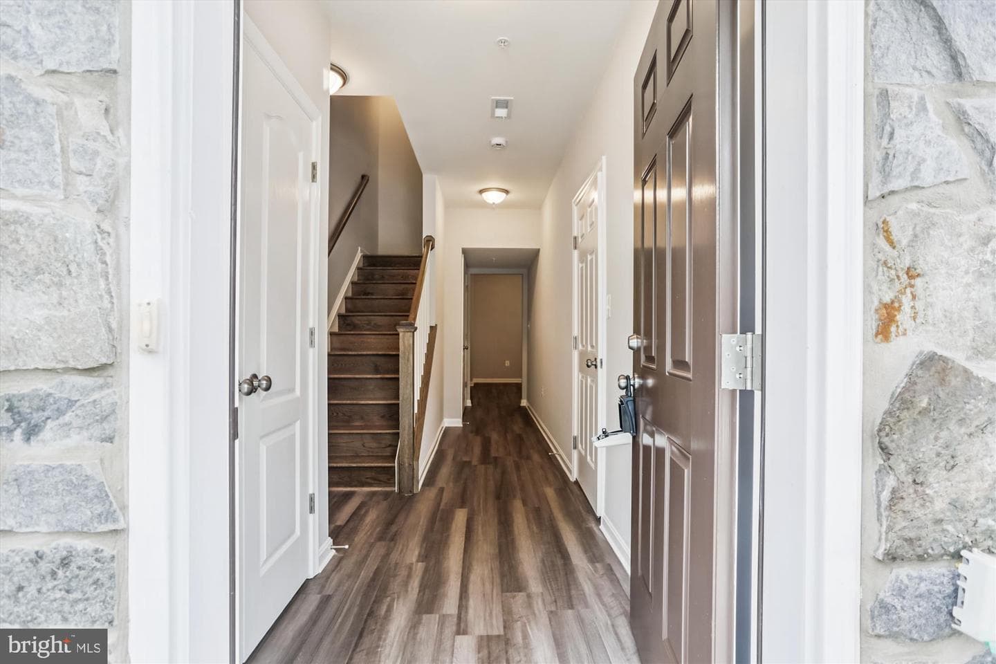 9256 Laurens Way photo 8