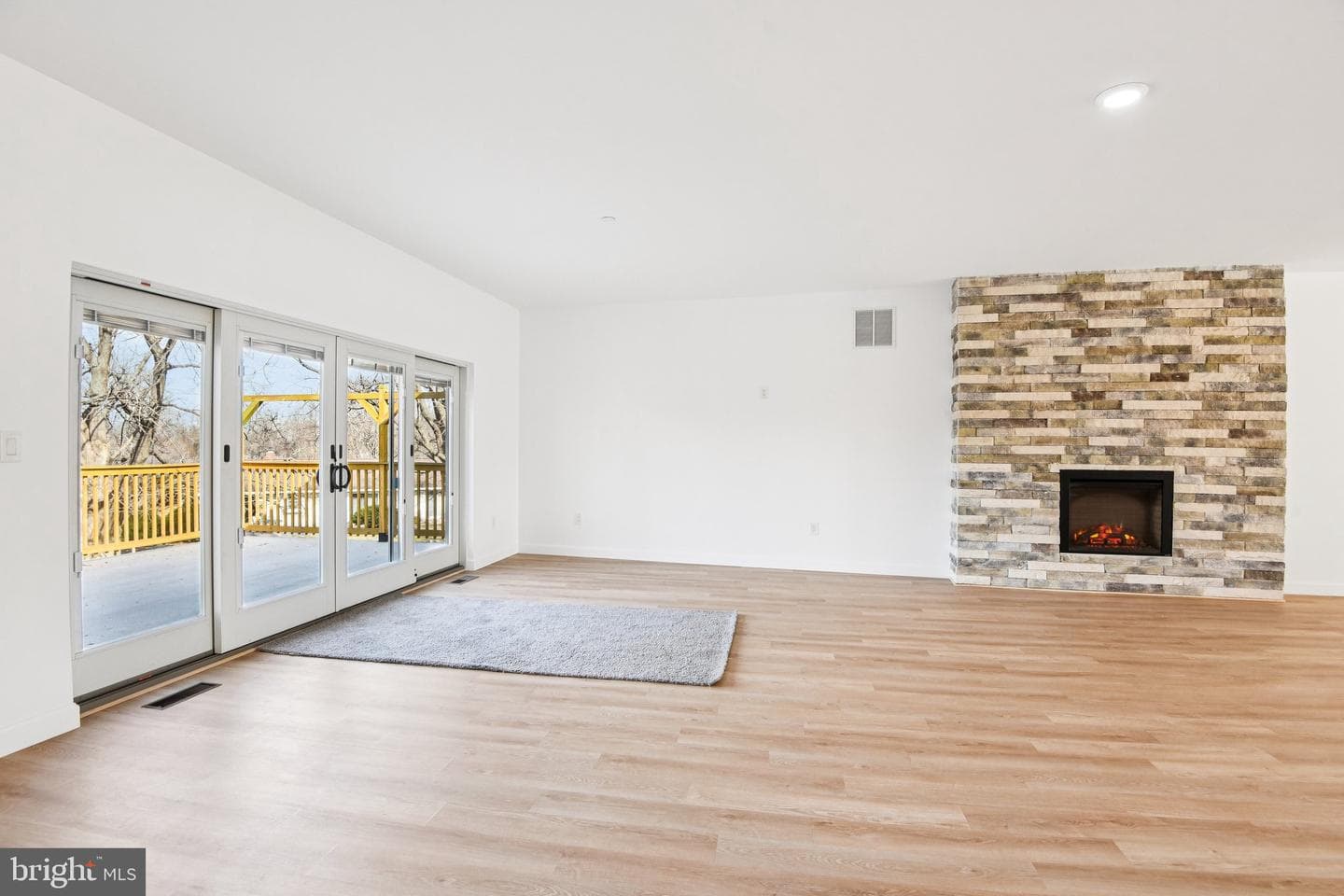 8325 Grove Angle Road photo 12