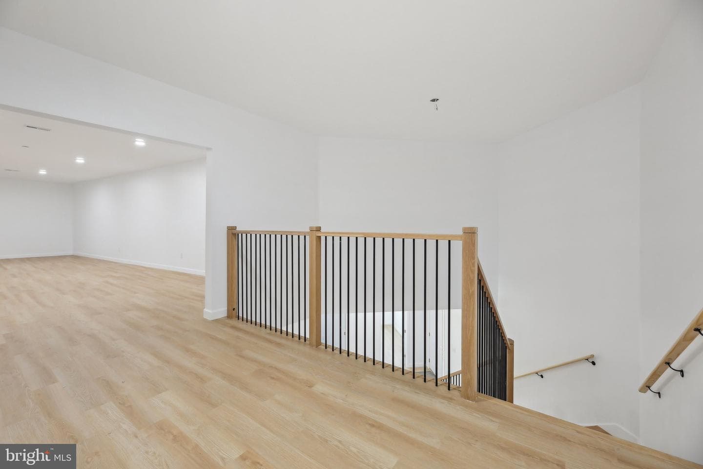 8325 Grove Angle Road photo 22