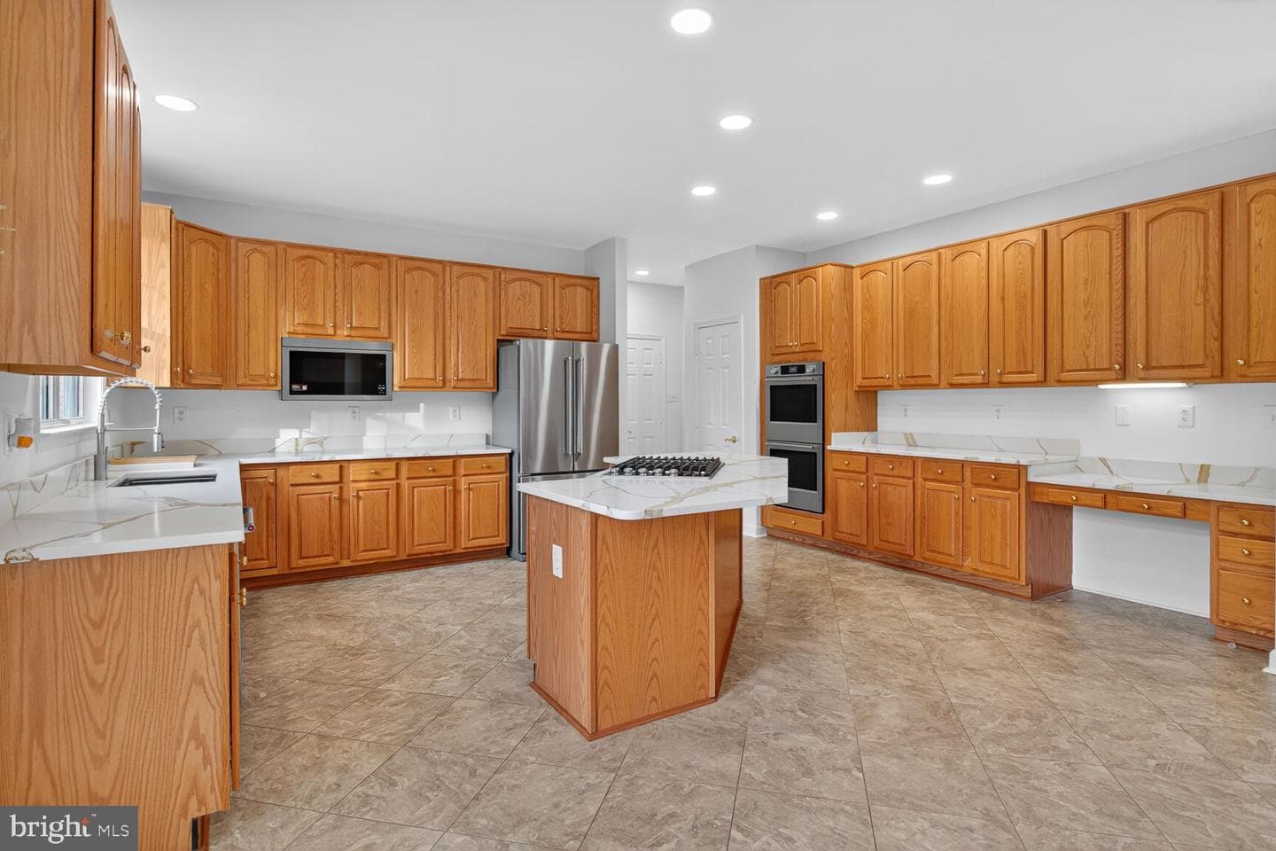 8369 Governor Grayson Way photo 16