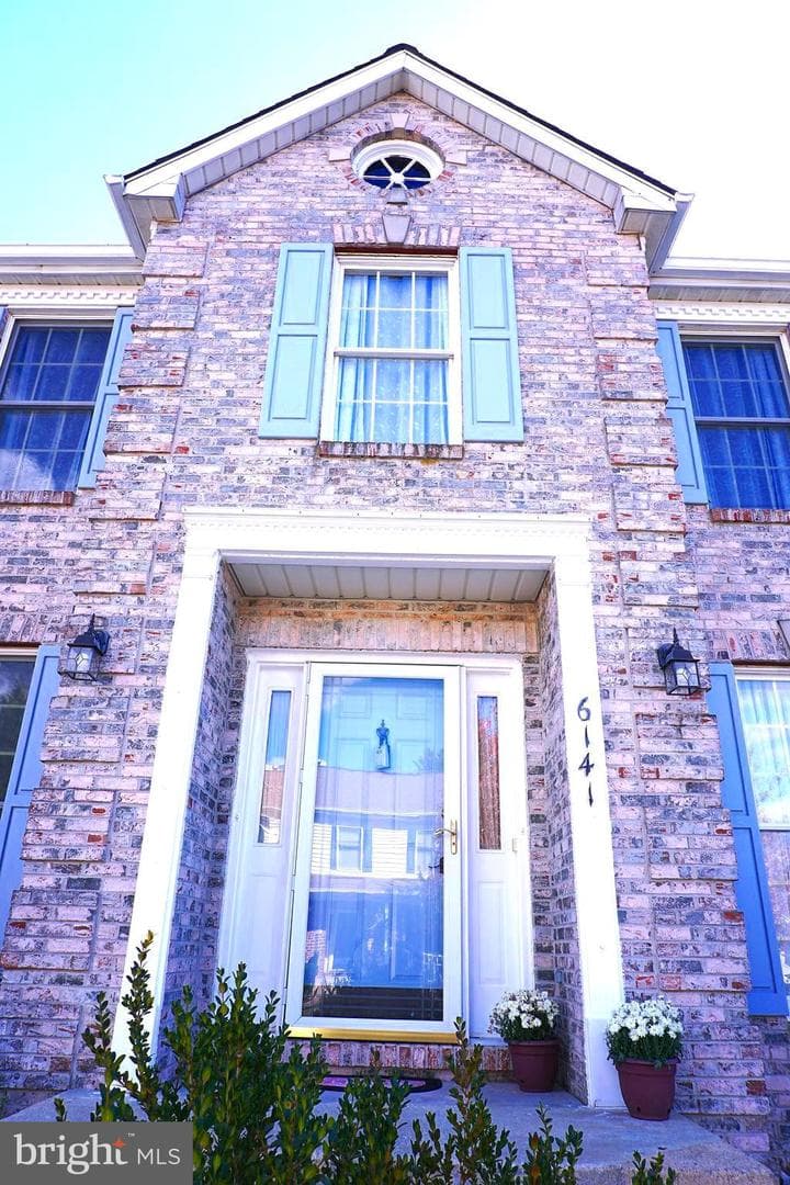 6141 Golden Bell Way photo 4