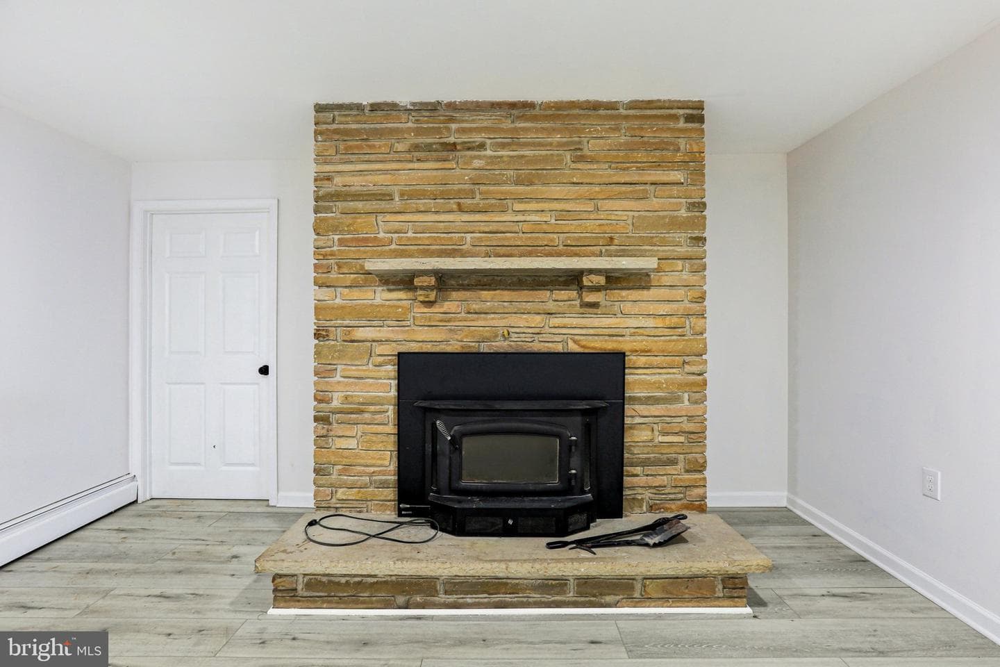 15474 Roxbury Road photo 31