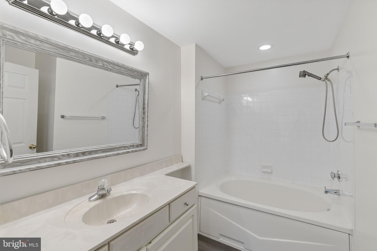 5941 Millrace Court #d-101 photo 17