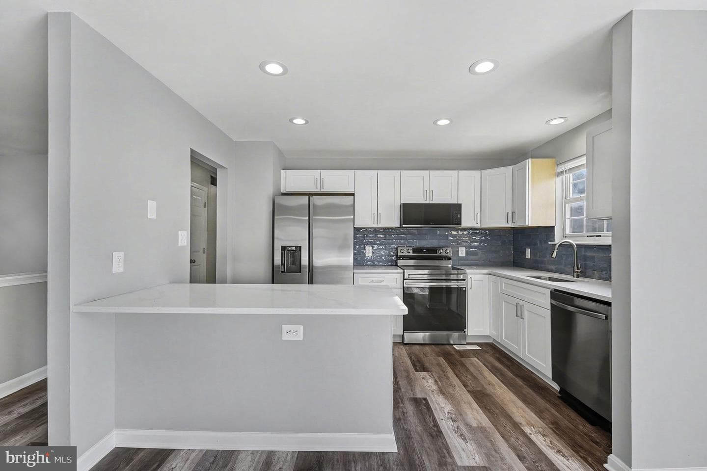 8304 Granville Road photo 9