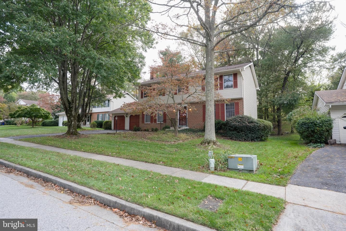 9051 Billow Row photo 2
