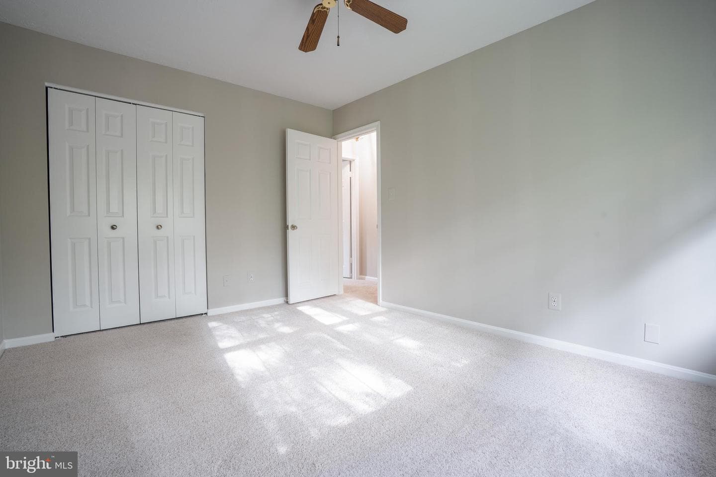 9051 Billow Row photo 22