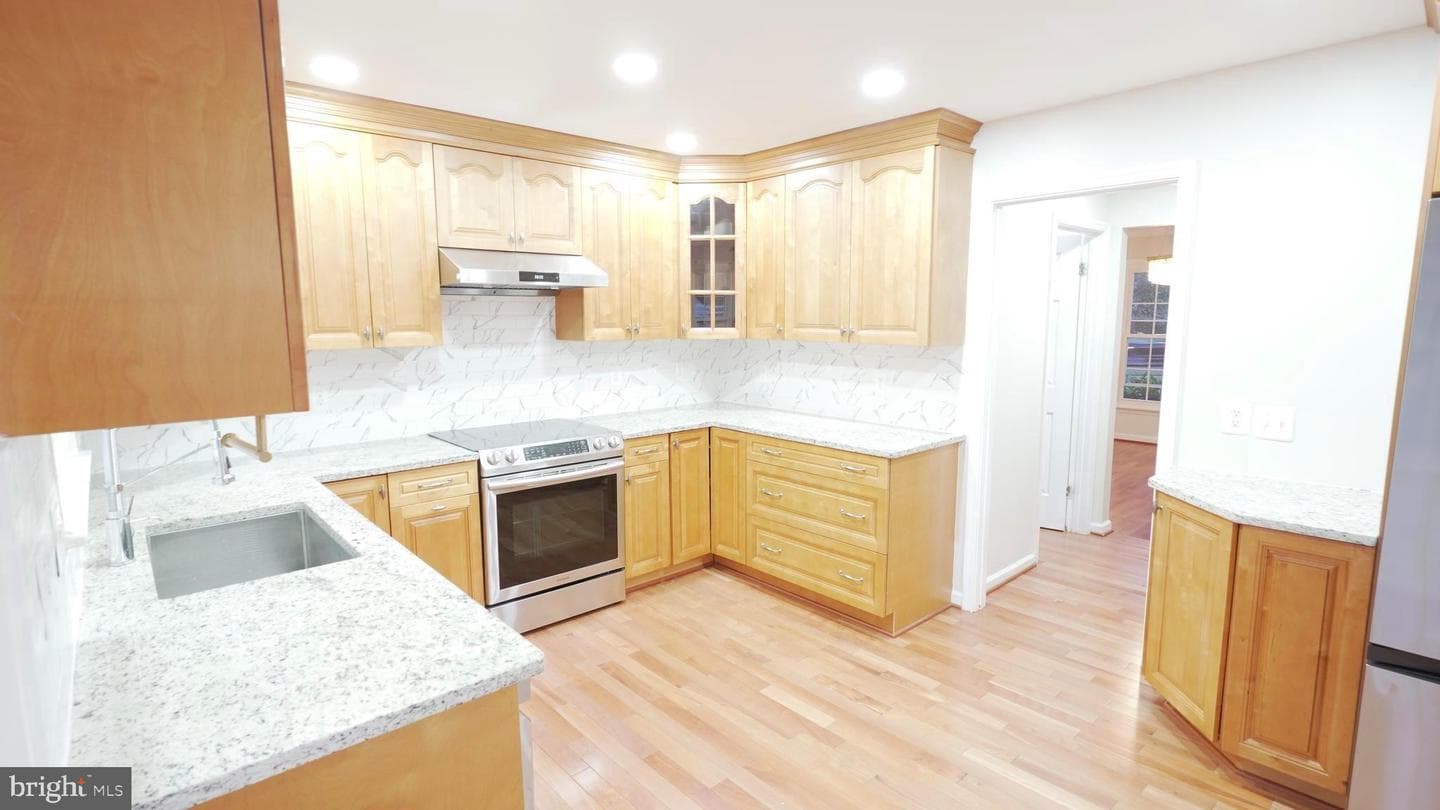 10203 Raleigh Tavern Lane photo 12