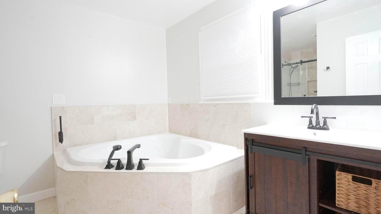 10203 Raleigh Tavern Lane photo 29