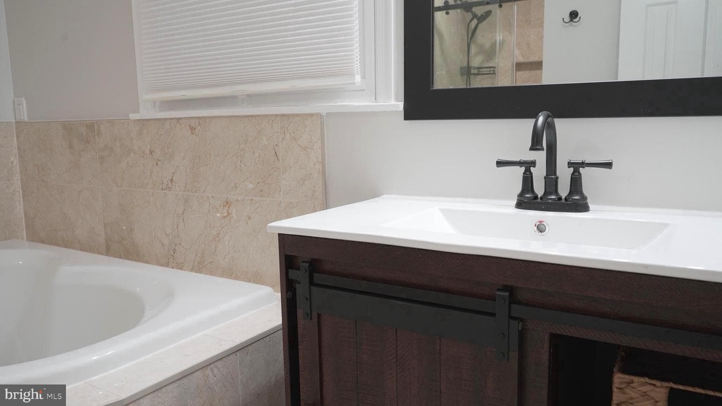 10203 Raleigh Tavern Lane photo 31