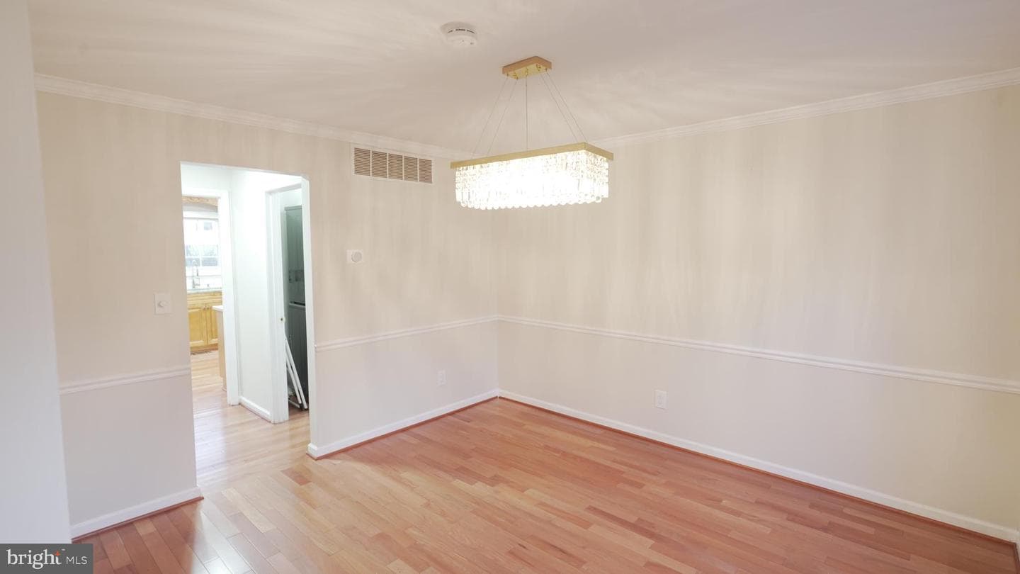 10203 Raleigh Tavern Lane photo 5