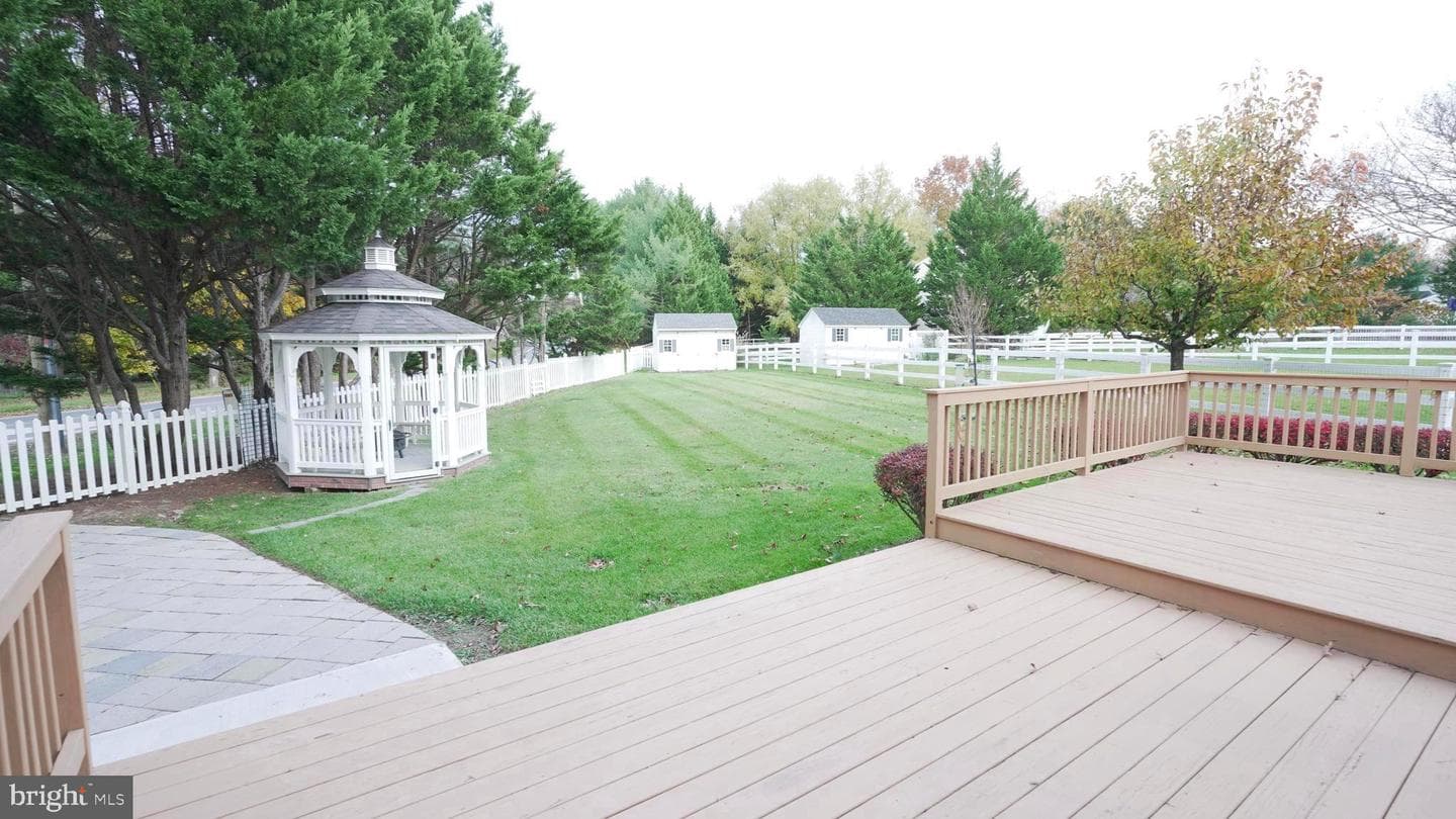 10203 Raleigh Tavern Lane photo 57