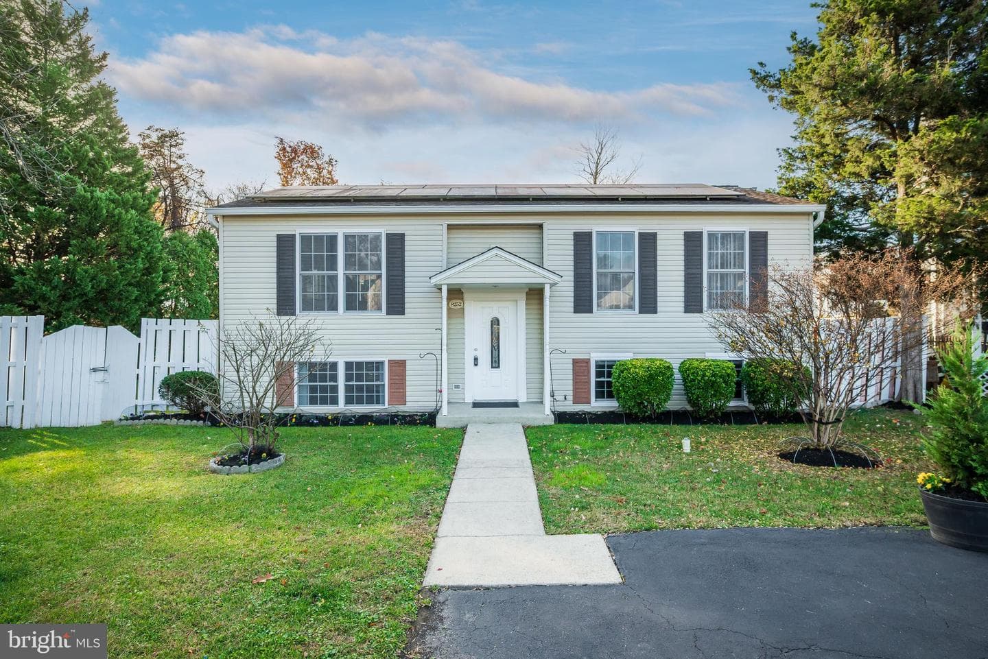 8252 Glen Court photo 2