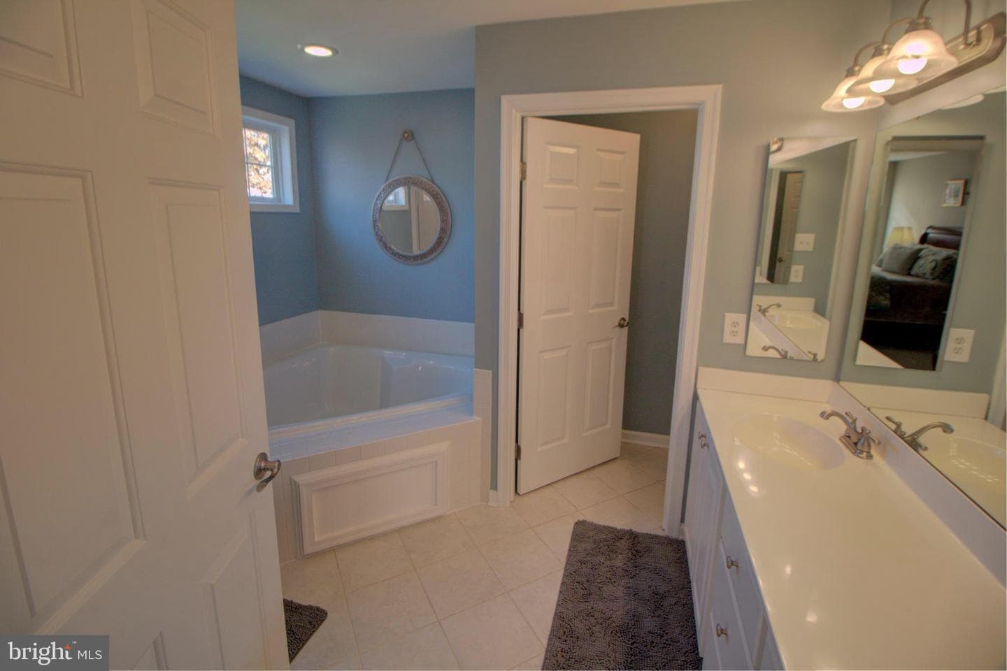7030 Calvert Drive photo 23
