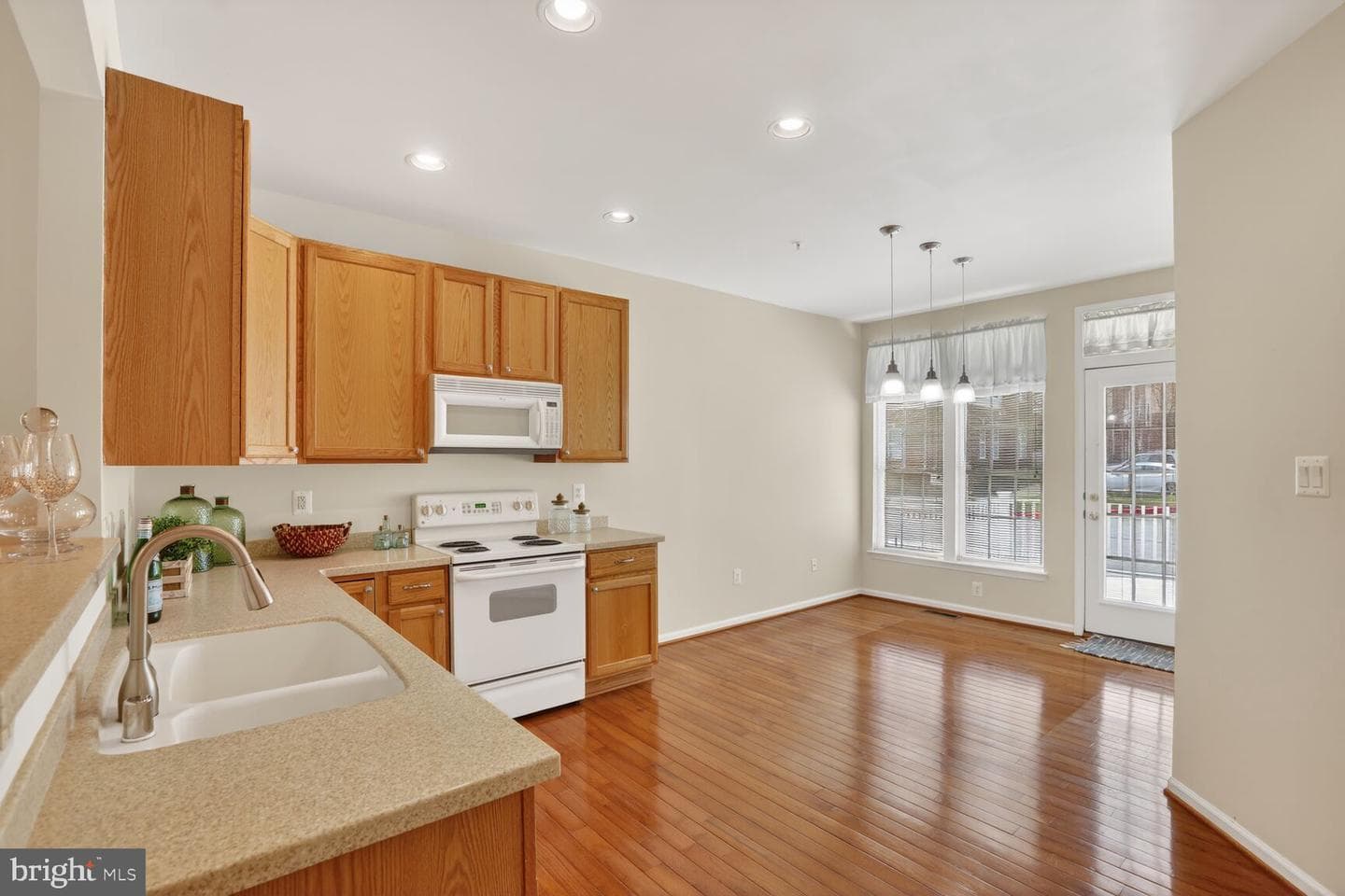 5904 Abrianna Way #b photo 8