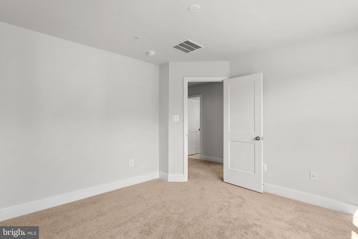 9425 Fairview Avenue photo 22
