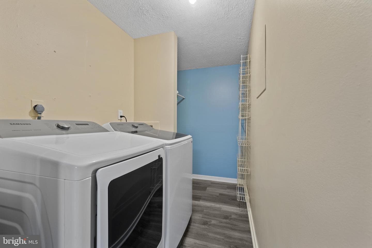 6680 Buttonhole Court photo 10