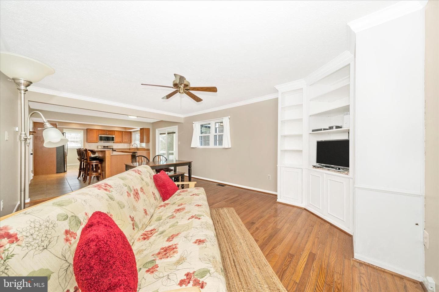 5623 Roundtree Lane photo 11