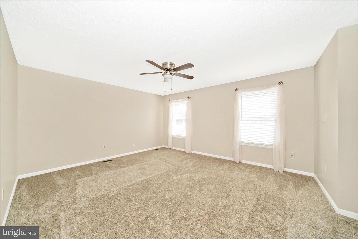 5623 Roundtree Lane photo 22