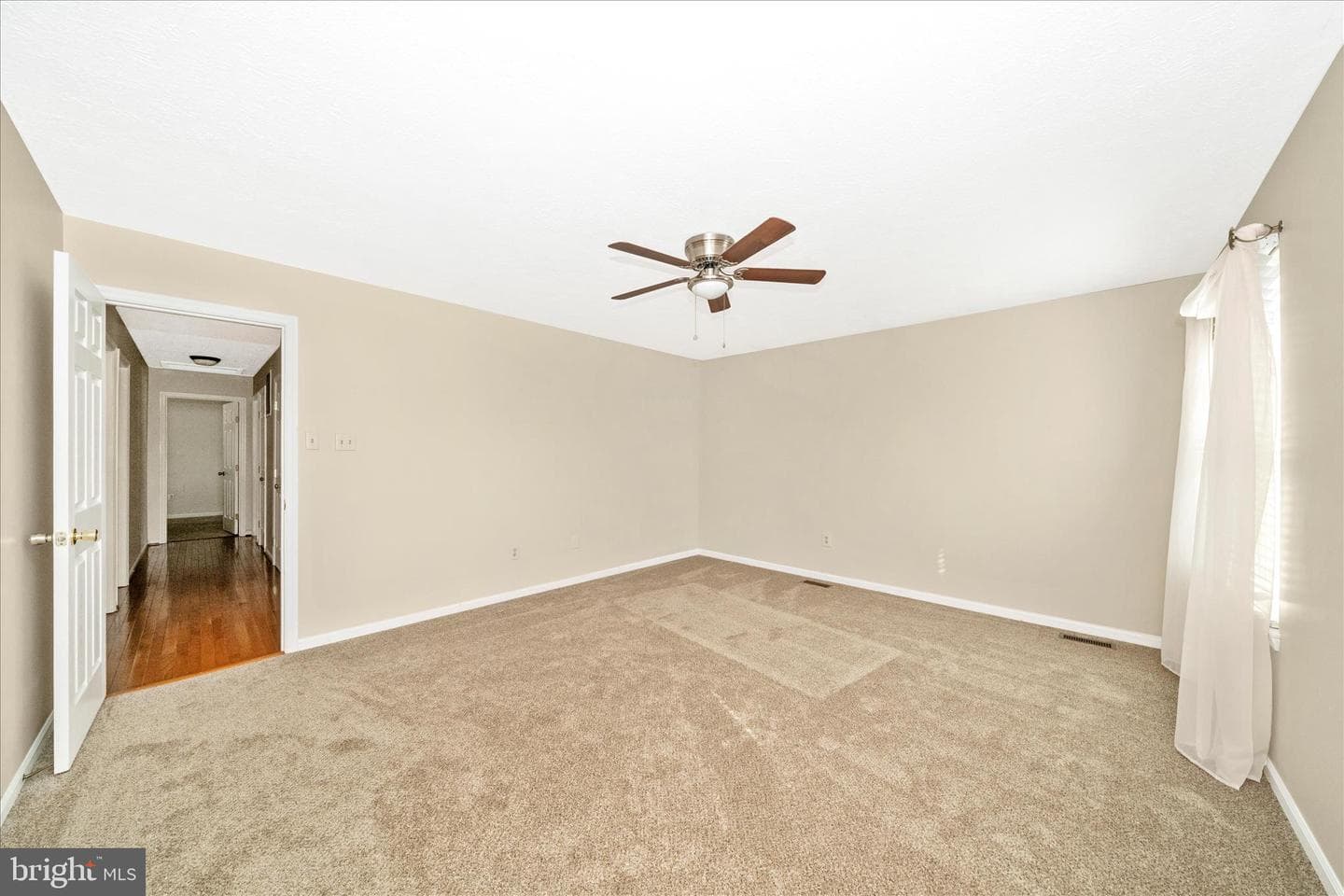 5623 Roundtree Lane photo 23