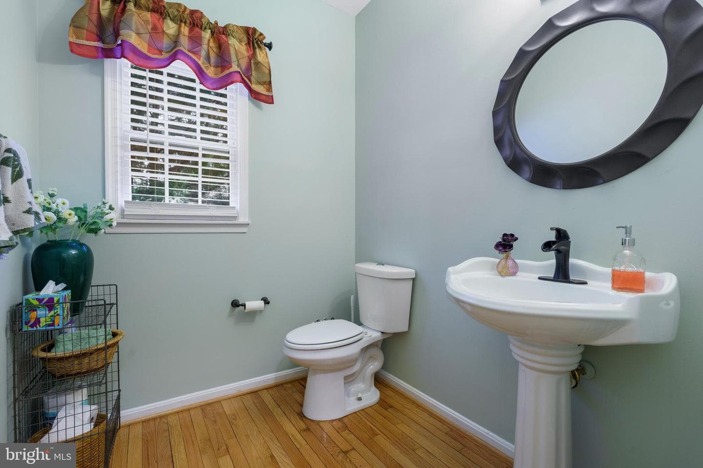 4690 Shelley photo 19