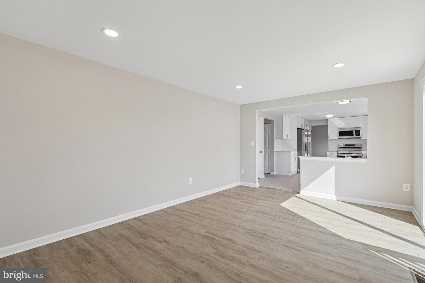 7451 Oakland Mills Road photo 36