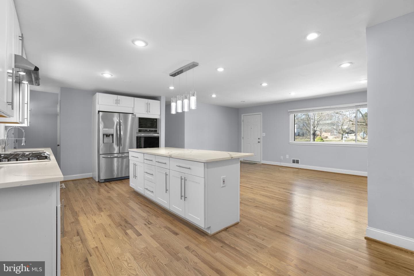 8721 Susini Drive photo 9