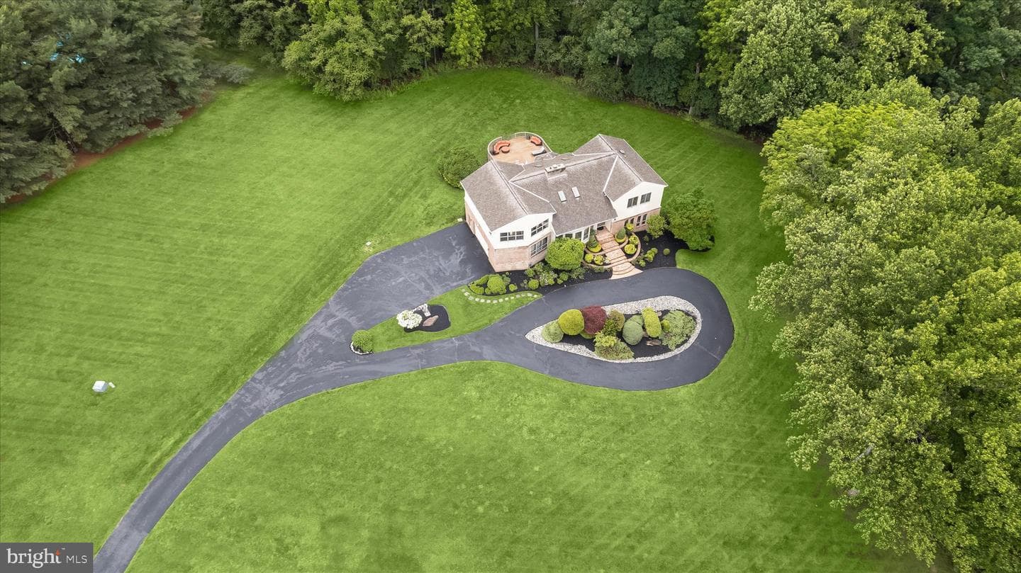 13304 Ridgewood Drive photo 3