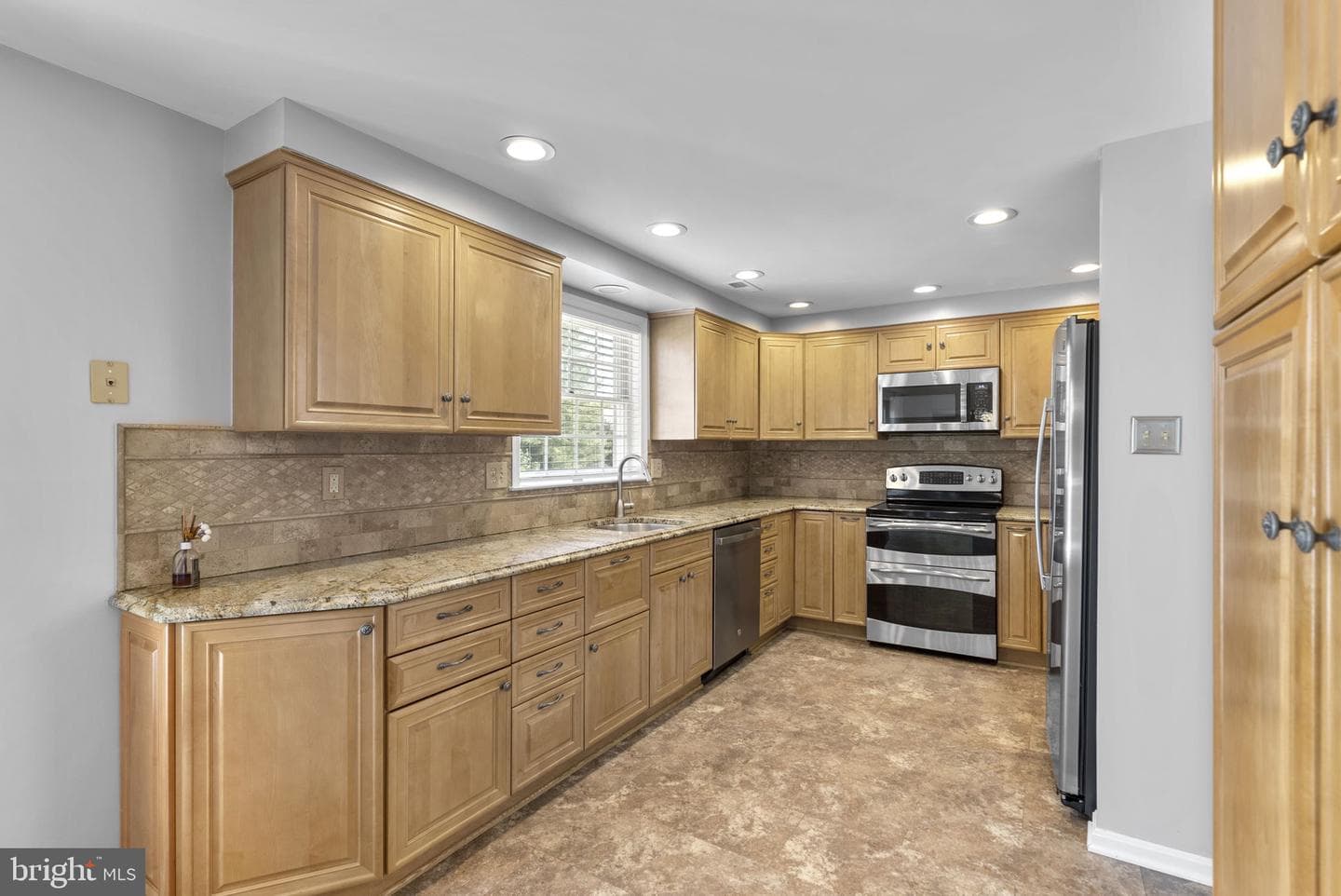 2855 Country Lane photo 4