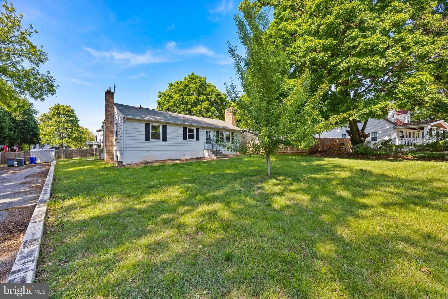 9425 Guilford Road photo 2