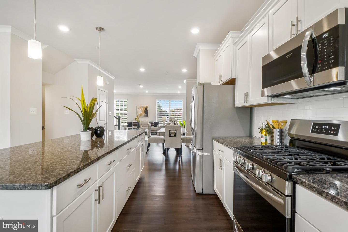8070 Potter Place photo 8