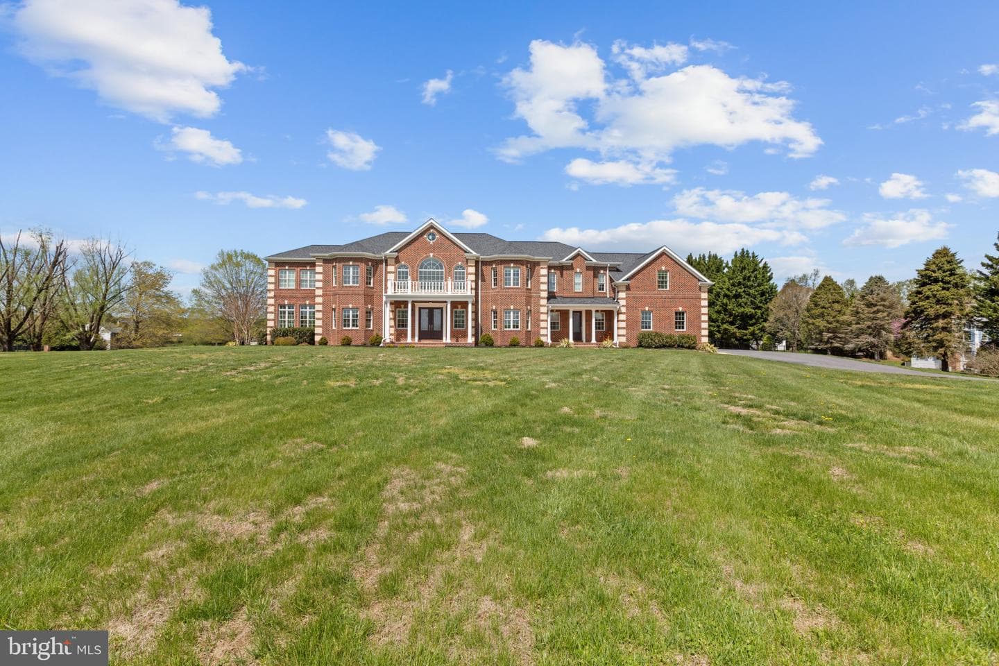 1820 Woodstock Rd photo 2