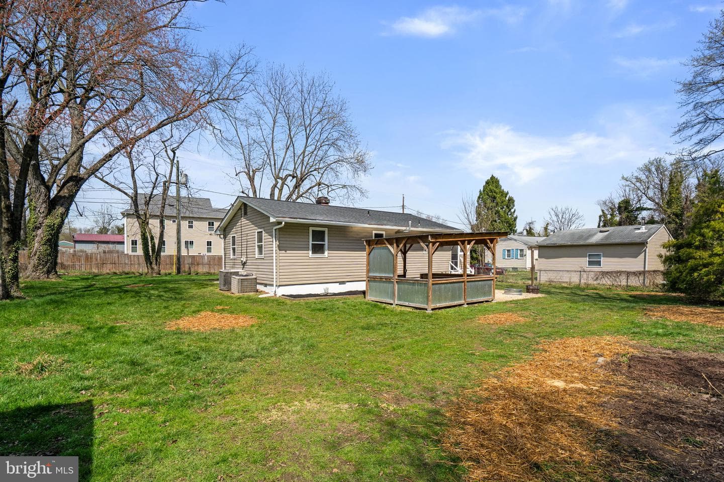 5759 Paradise Avenue photo 4