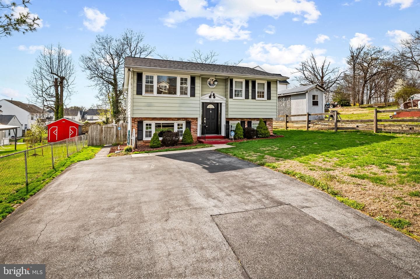 9382 N Laurel Road