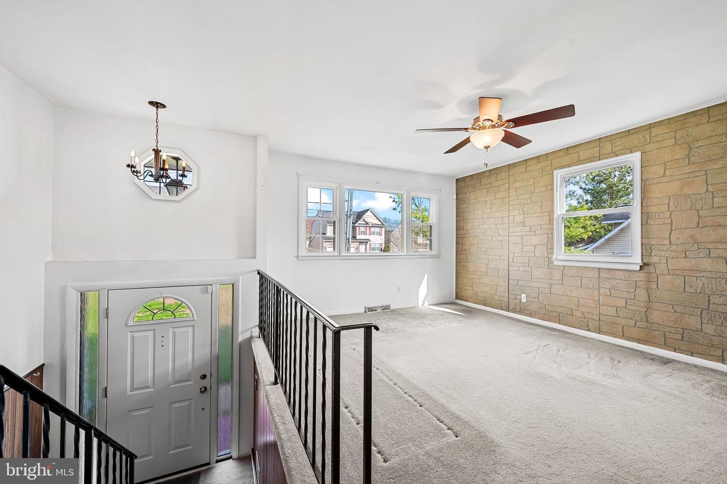 9382 N Laurel Road photo 3