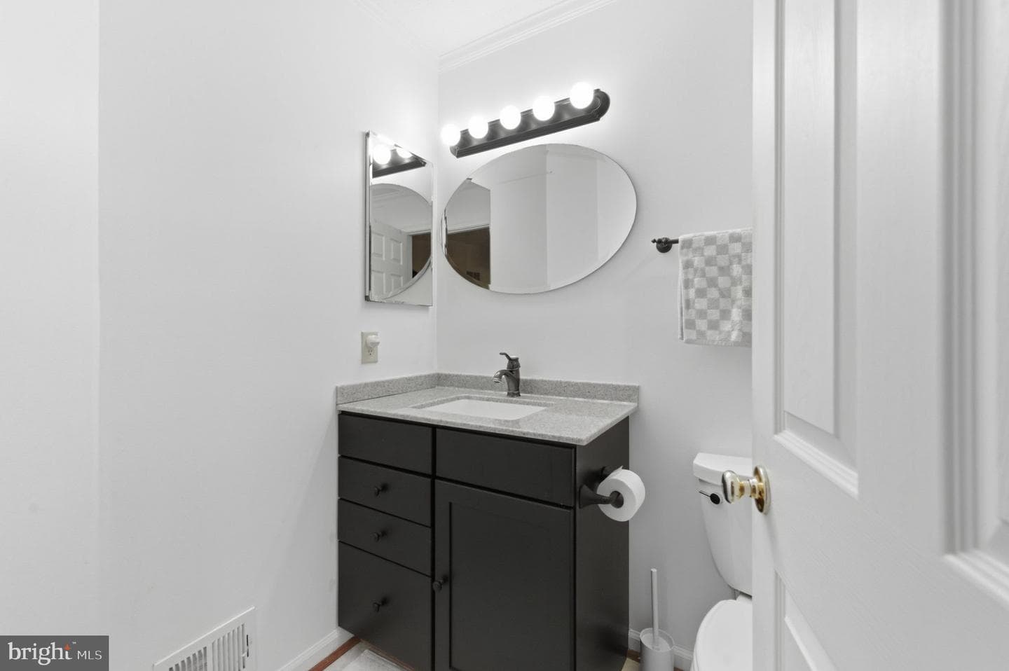 7985 Brightmeadow Court photo 32
