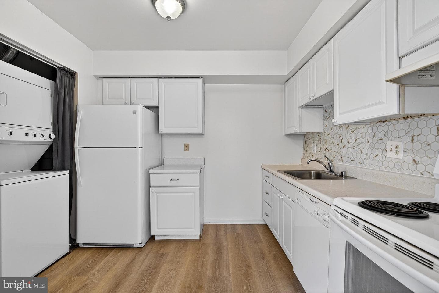 8865 Rollright Court #j photo 10