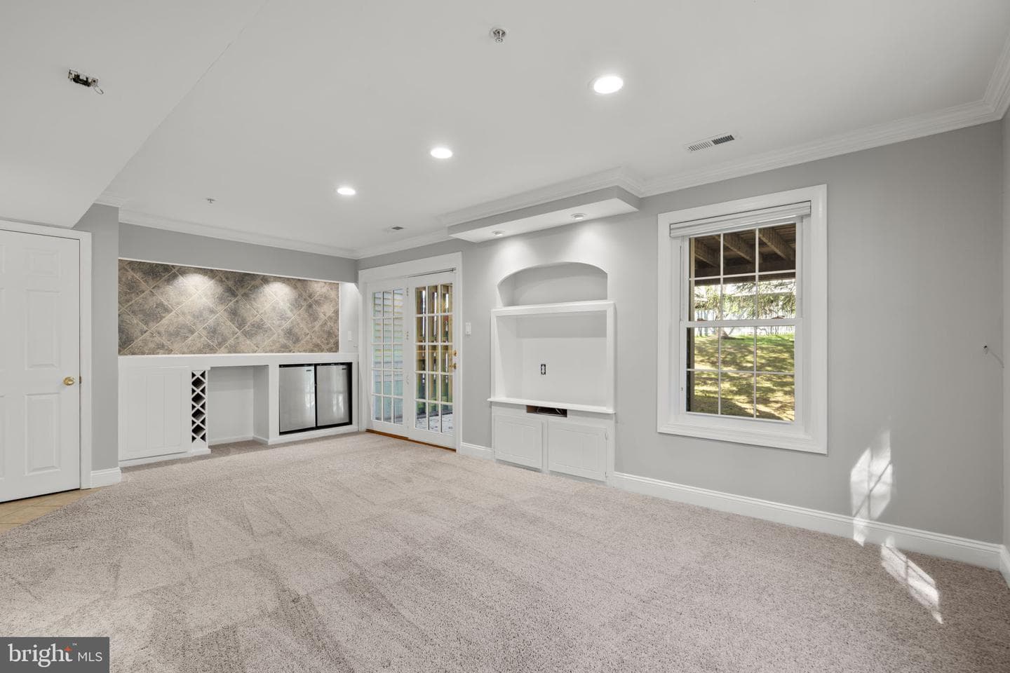 12239 Green Meadow Drive photo 4