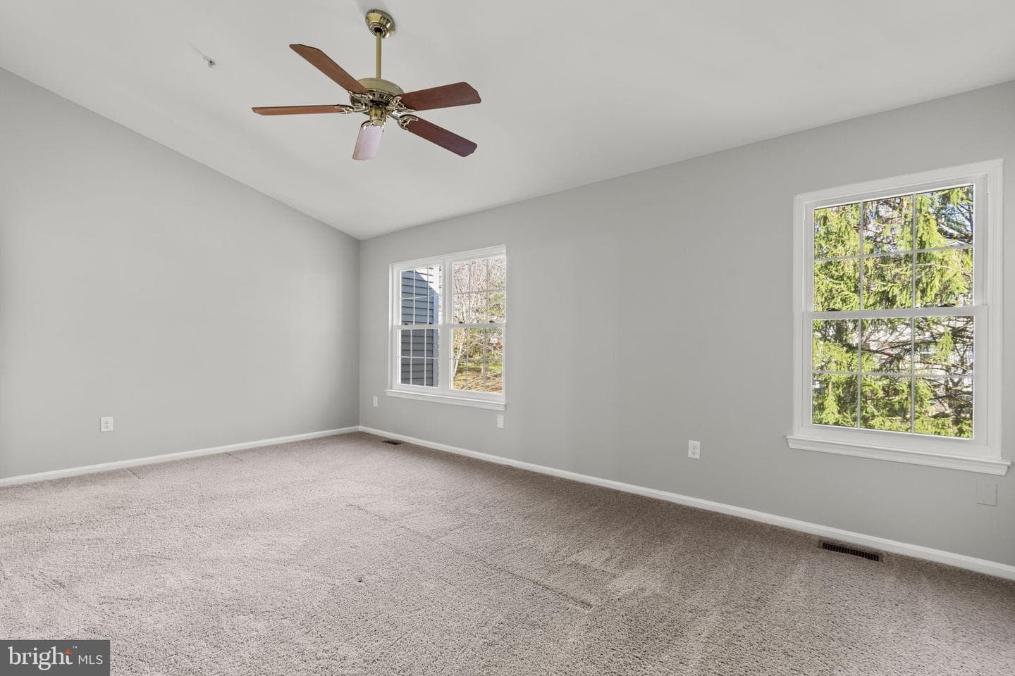 12239 Green Meadow Drive photo 5