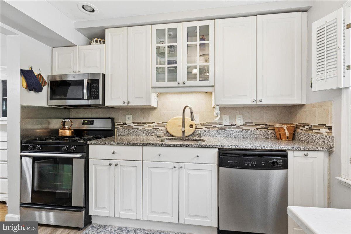 5889 Morningbird Lane photo 8