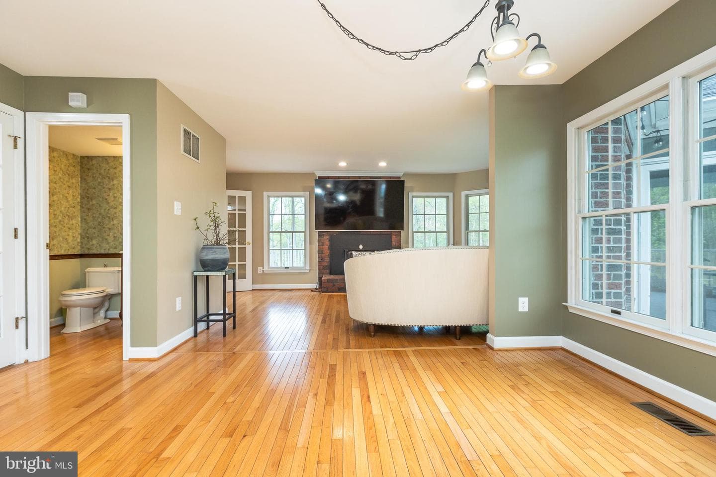 13576 Highland Road photo 46