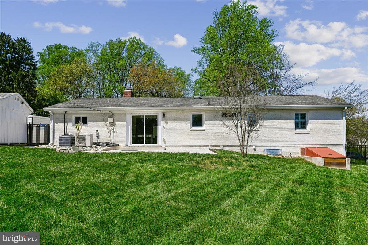 10121 Colonial Drive photo 29